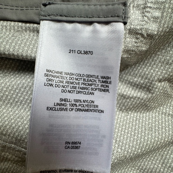 LIKE NEW. Mountain Hardwear Jacket, XS - Picture 7 of 10